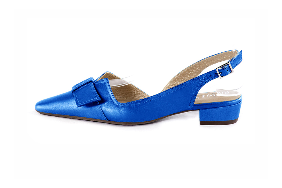 French elegance and refinement for these electric blue dress slingback shoes, with a knot, 
                available in many subtle leather and colour combinations. The pretty French spirit of this beautiful pump will accompany your steps nicely and comfortably.
To be personalized or not, with your materials and colors.  
                Matching clutches for parties, ceremonies and weddings.   
                You can customize these shoes to perfectly match your tastes or needs, and have a unique model.  
                Choice of leathers, colours, knots and heels. 
                Wide range of materials and shades carefully chosen.  
                Rich collection of flat, low, mid and high heels.  
                Small and large shoe sizes - Florence KOOIJMAN